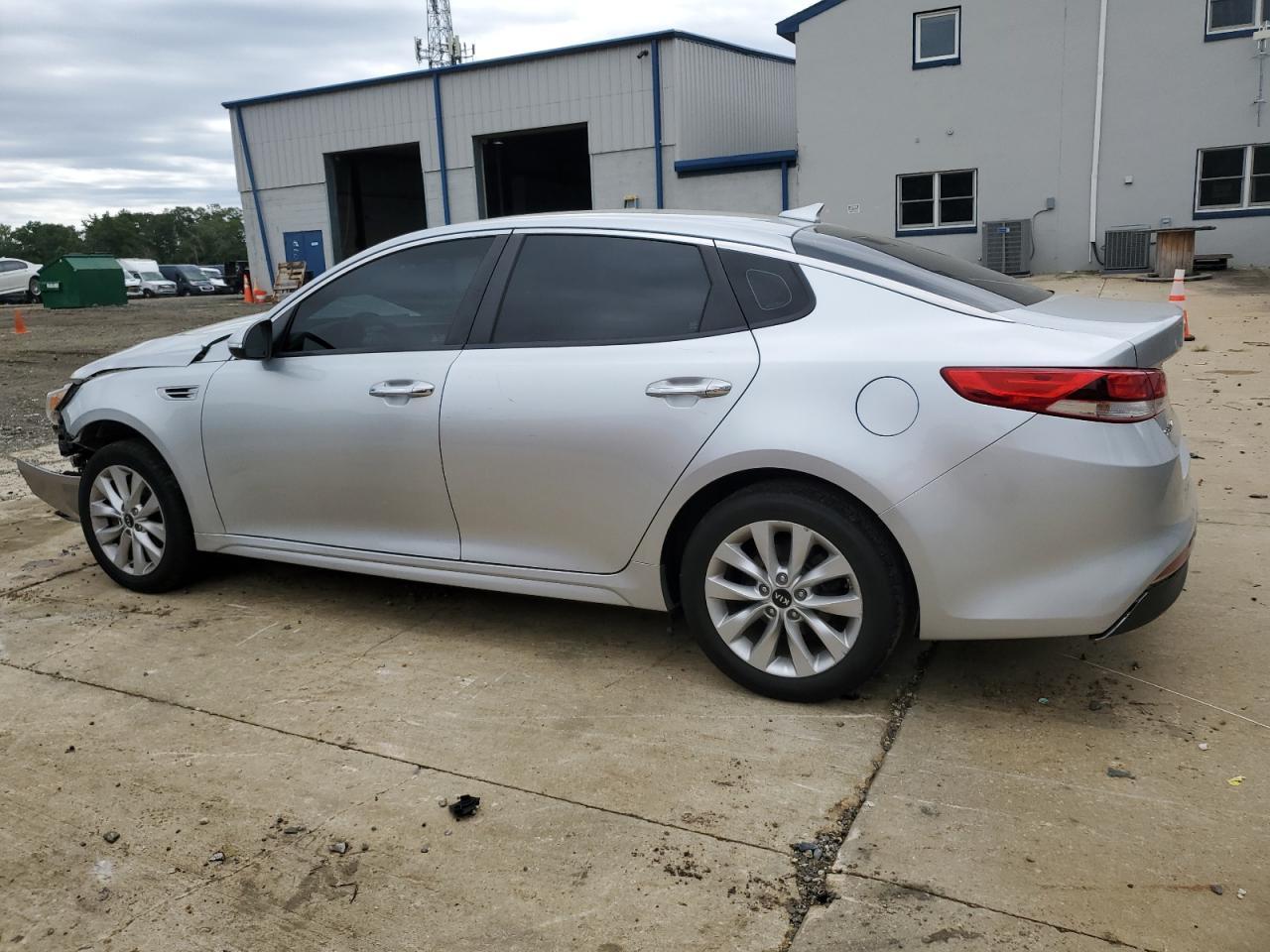2017 Kia Optima Lx - Фото 2