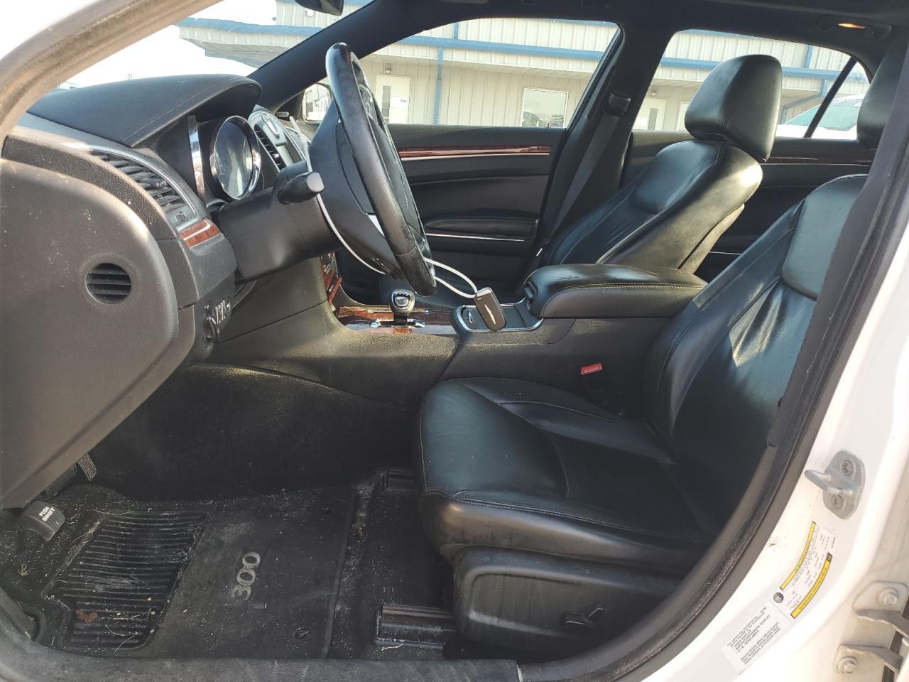2012 Chrysler 300 Limited - Image 7