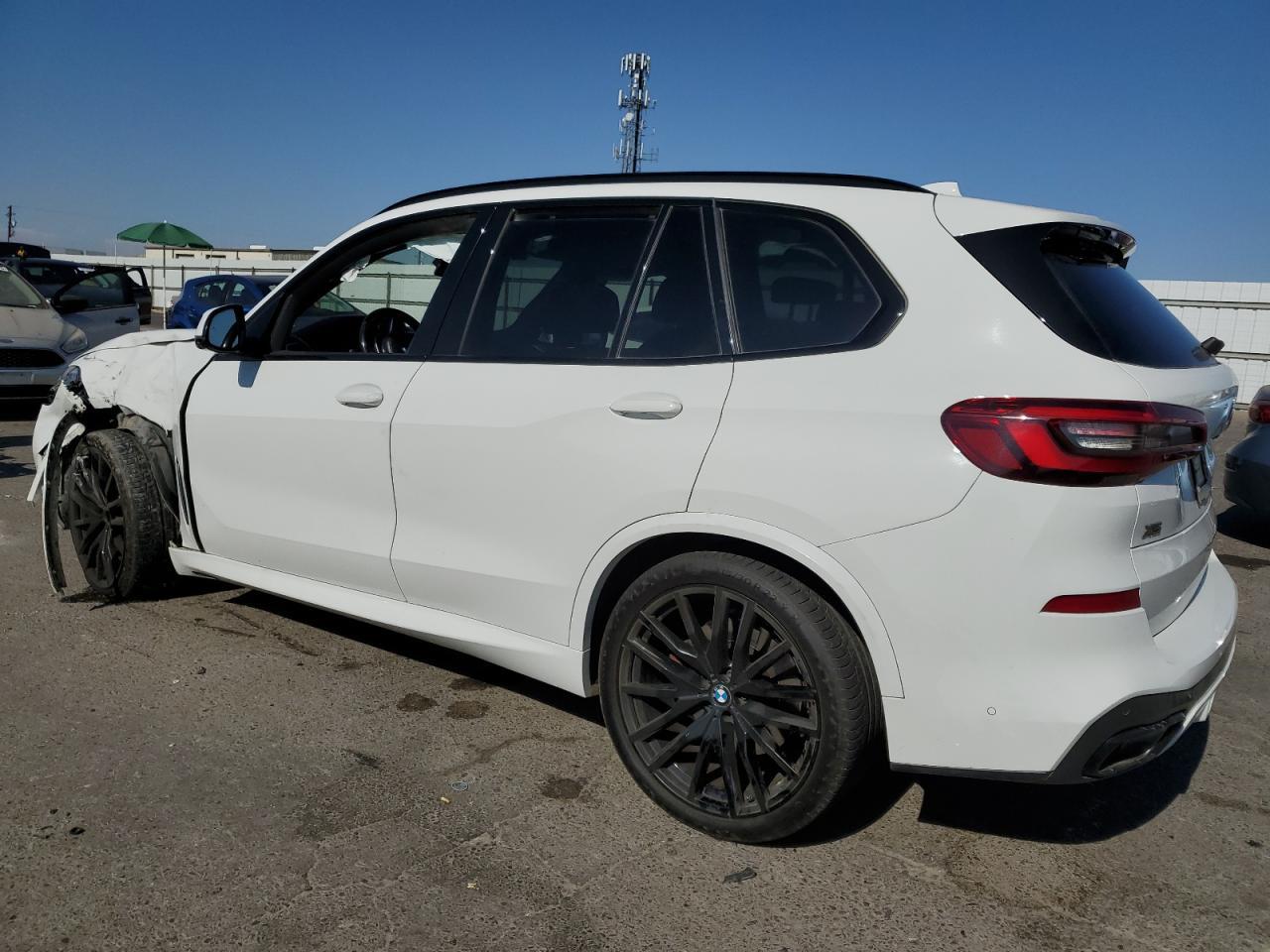2023 BMW X5 M50I - Фото 2