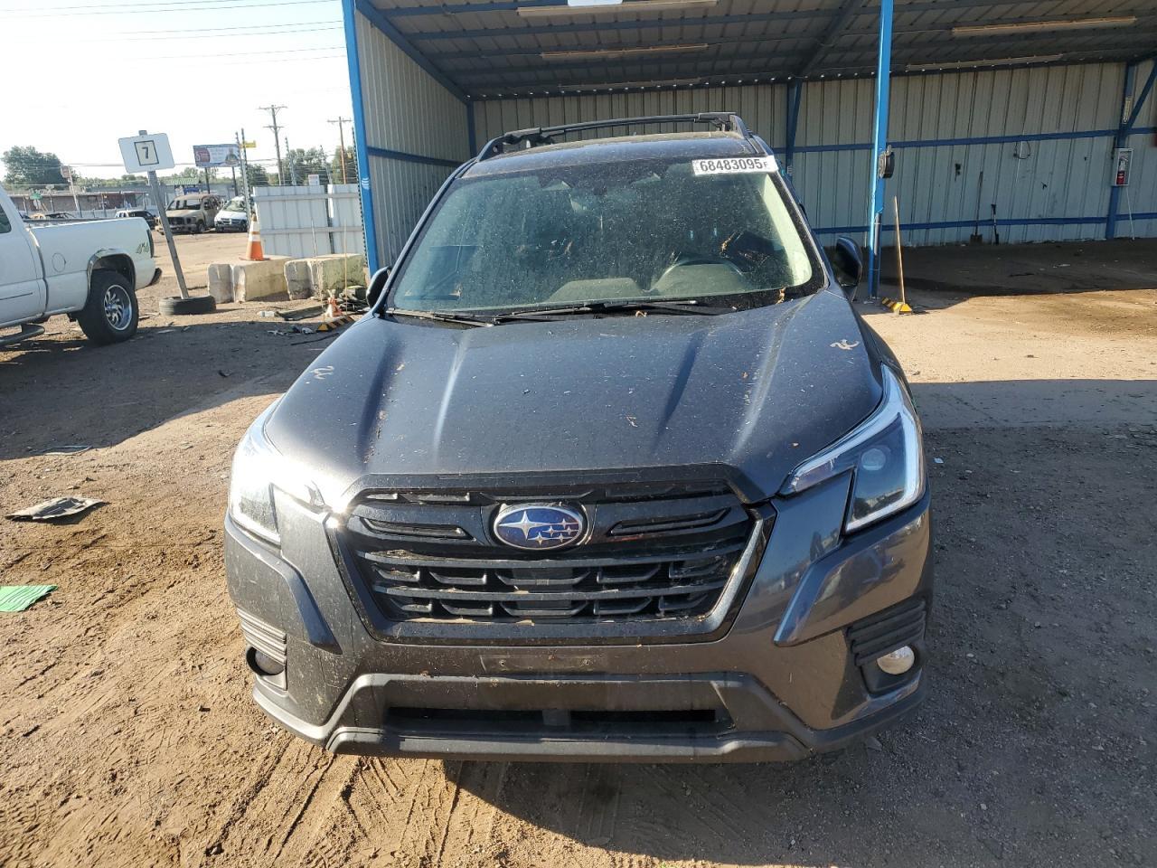 2022 Subaru Forester Premium - Image 5
