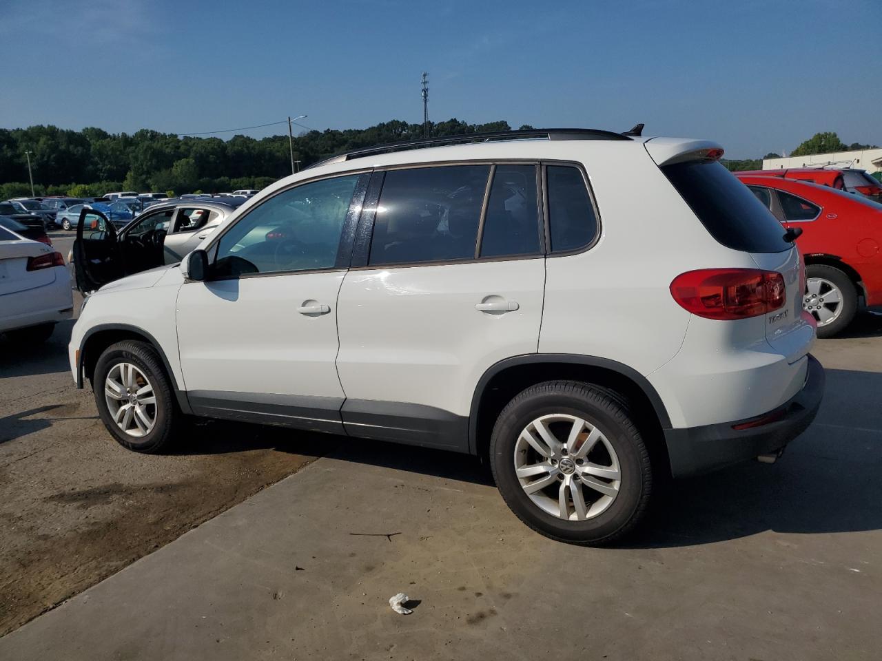 2017 Volkswagen Tiguan S - Image 2
