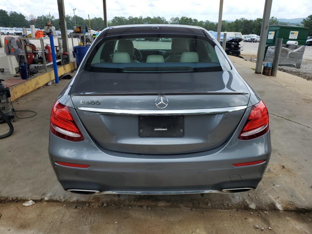 2018 Mercedes-Benz E 300 - Фото 6