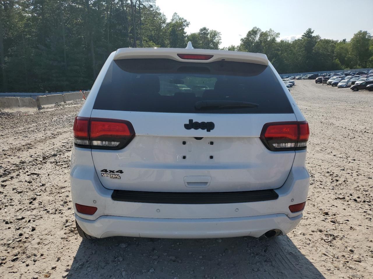 2021 Jeep Grand Cherokee Laredo - Image 6