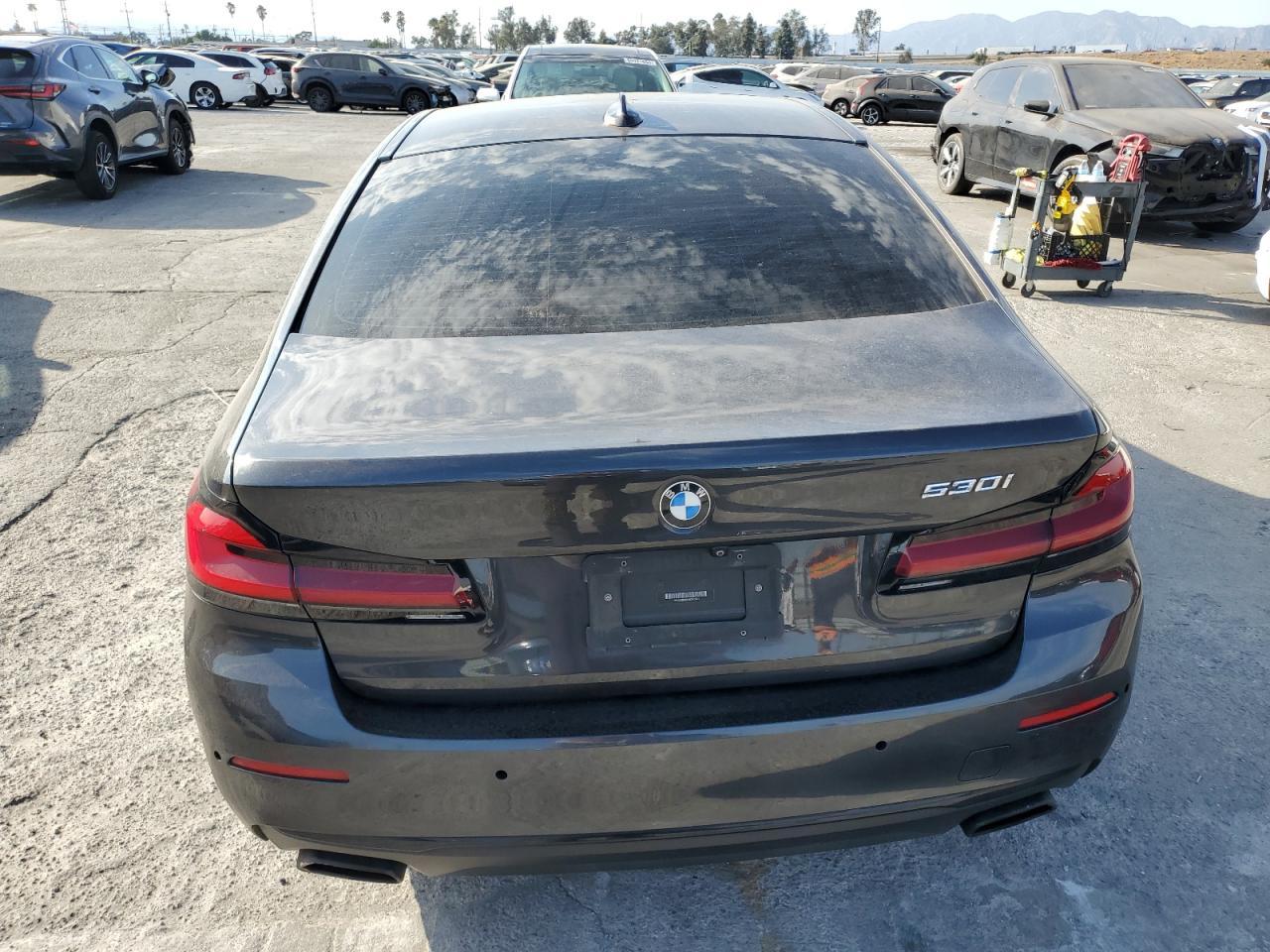 2021 BMW 530 I - Фото 6