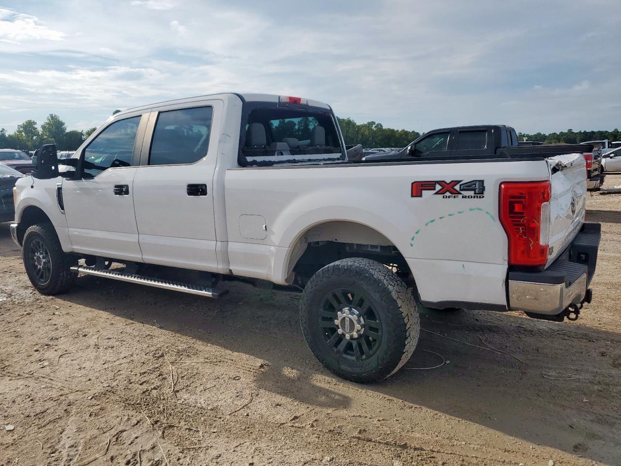 2017 Ford F250 Super Duty - Фото 2