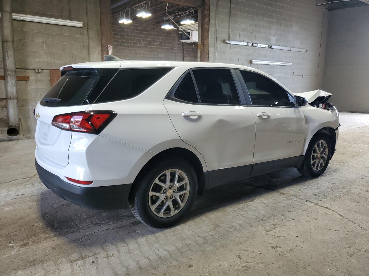 2023 Chevrolet Equinox Ls - Фото 3