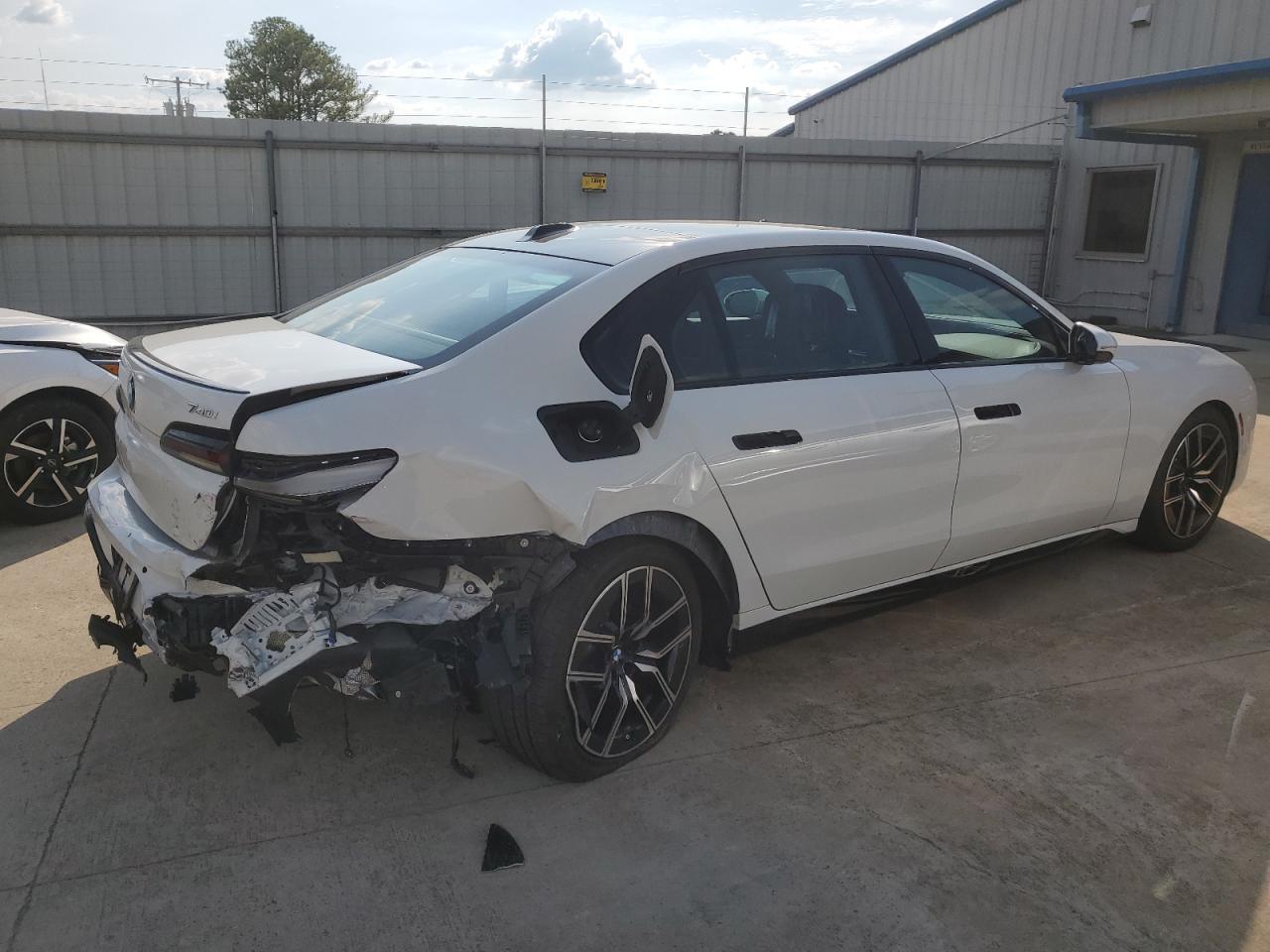 2024 BMW 740 Xi - Image 3