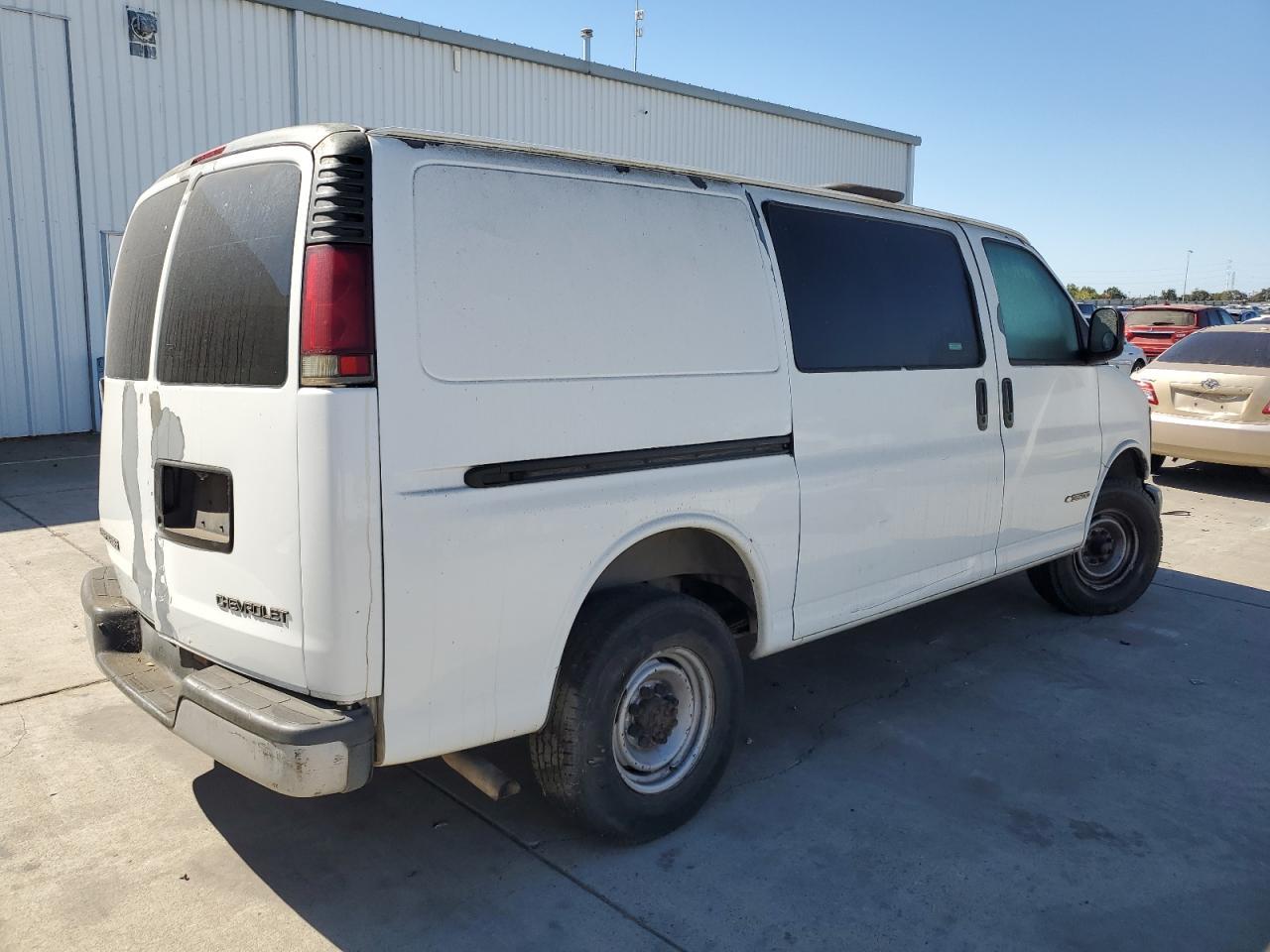 2000 Chevrolet Express G3500 - Image 3