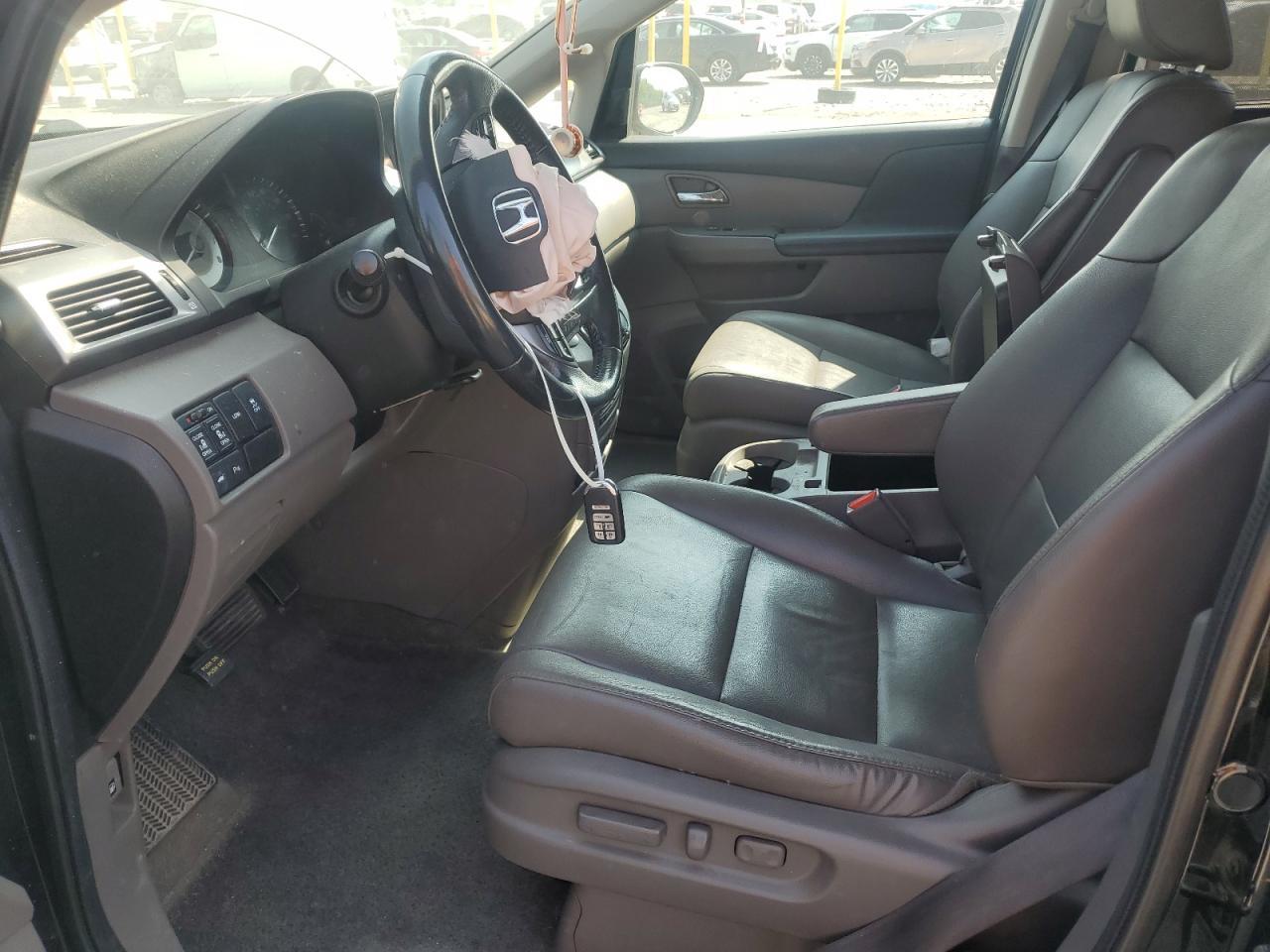 2014 Honda Odyssey Touring - Image 7