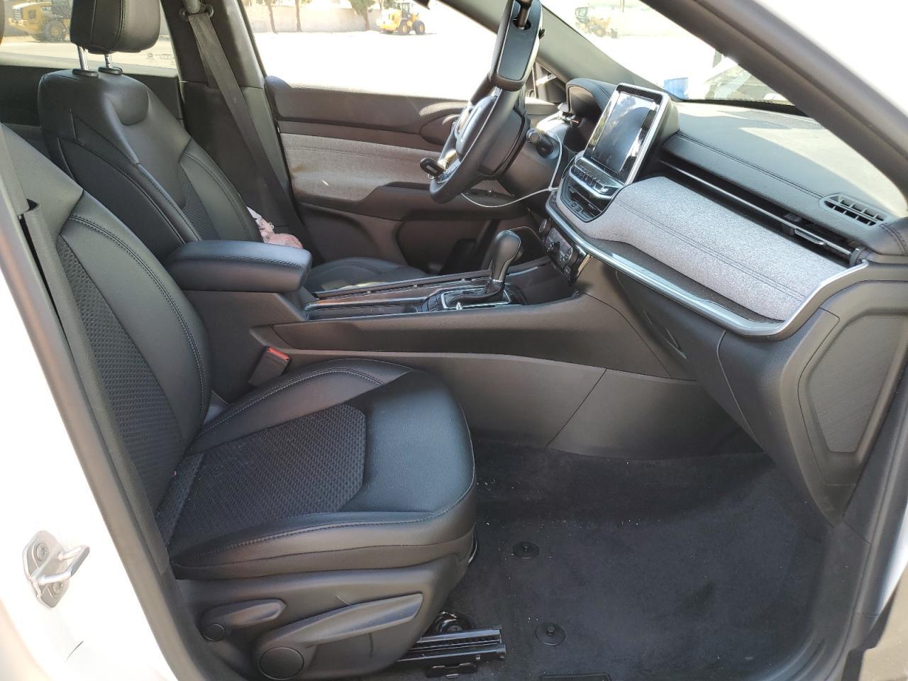 2025 Jeep Compass Latitude - Фото 7