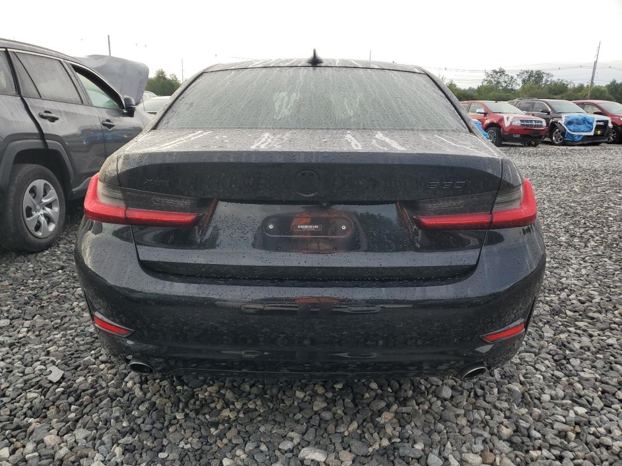 2021 BMW 330Xi - Фото 6