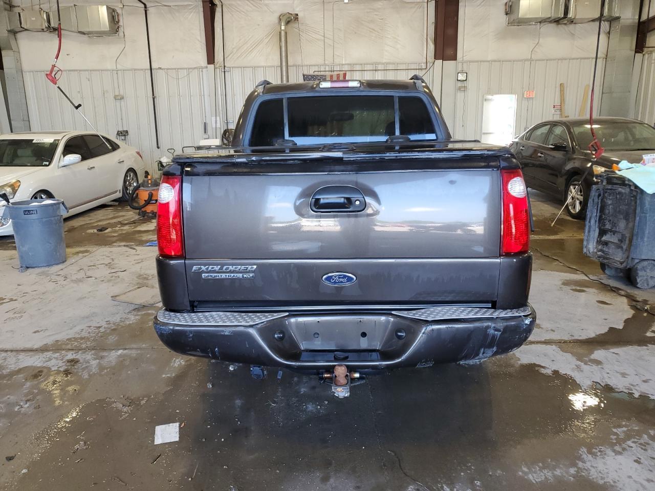 2005 Ford Explorer Sport Trac - Фото 6