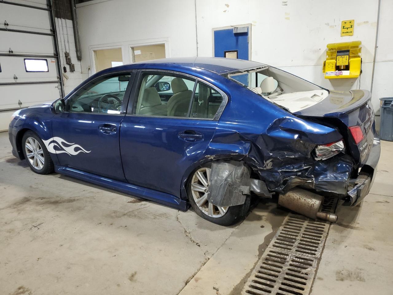 2011 Subaru Legacy 2.5I Premium - Image 2