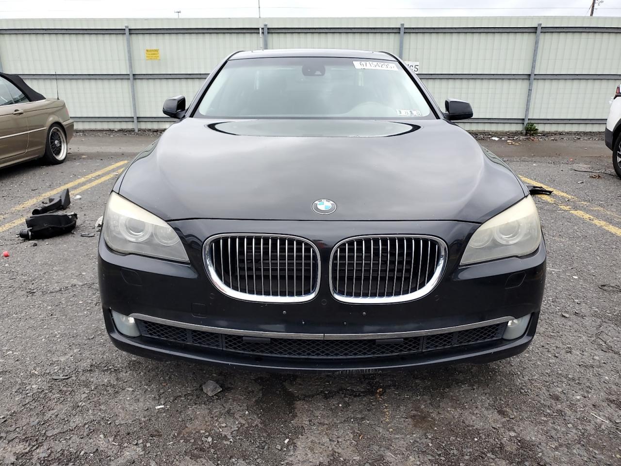 2011 BMW 750 Xi - Image 5