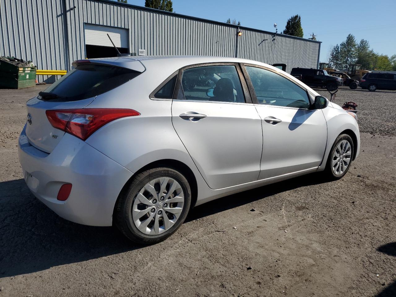 2017 Hyundai Elantra Gt - Image 3