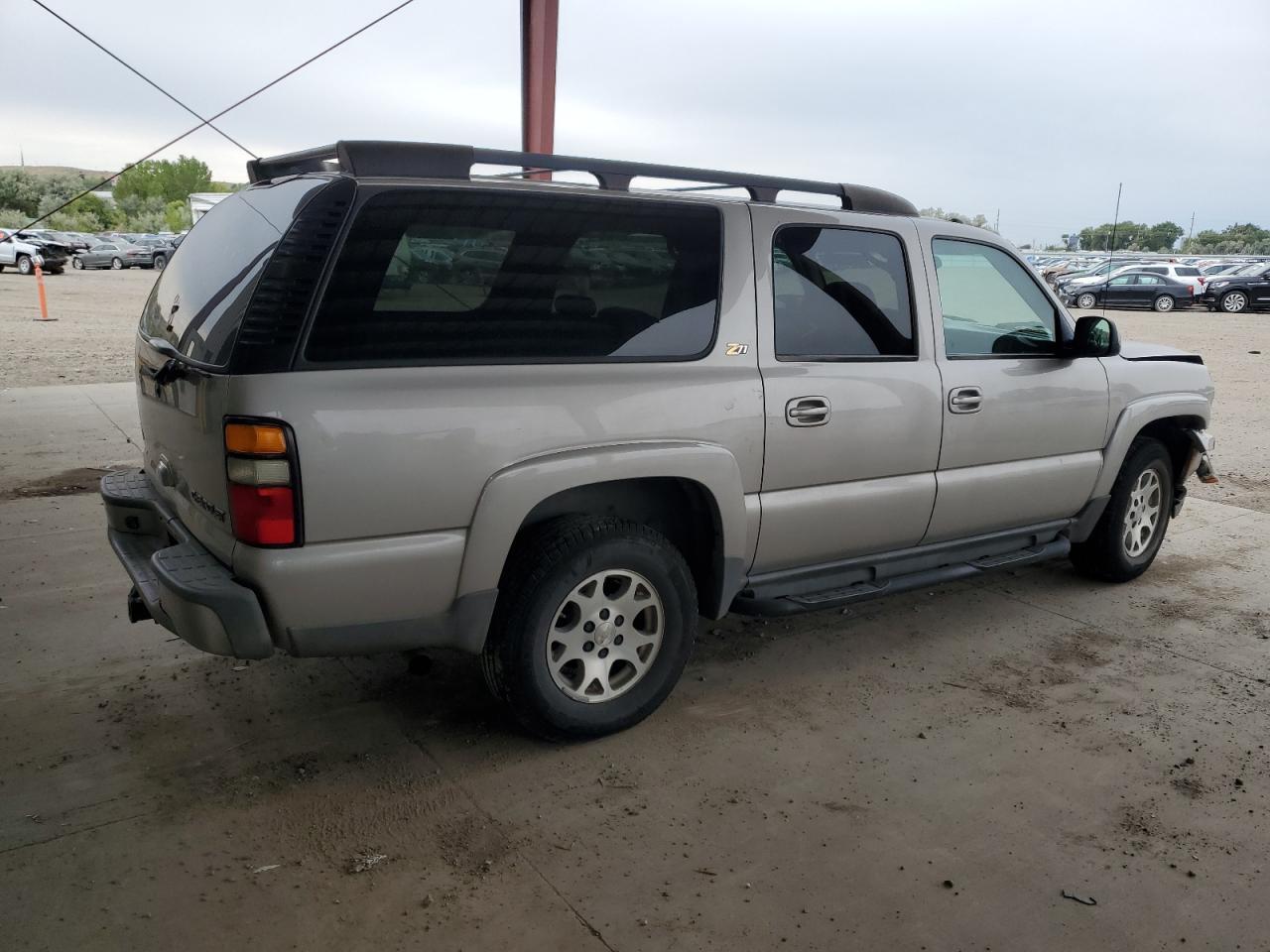 2004 Chevrolet Suburban K1500 - Image 3