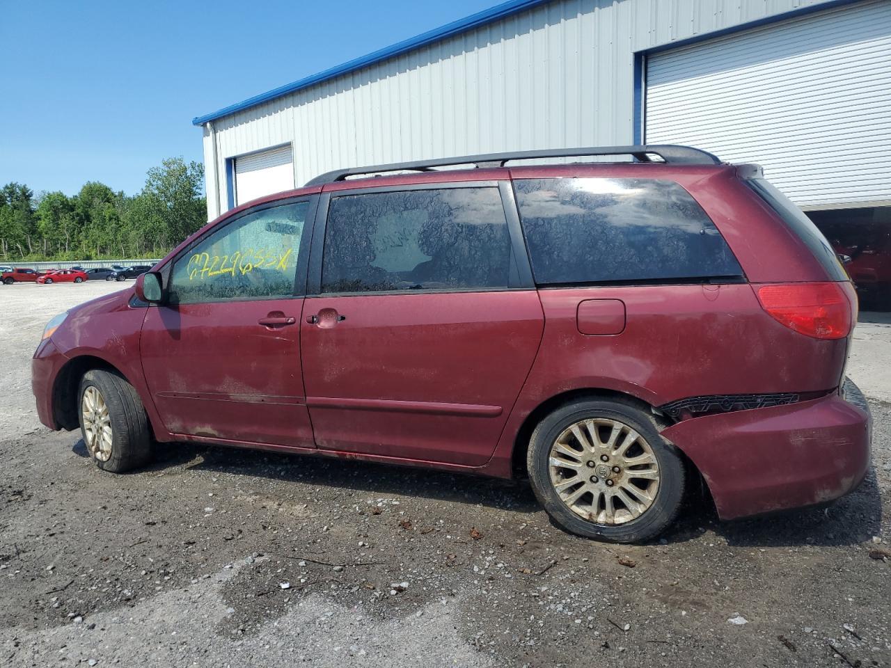 2010 Toyota Sienna Xle - Image 2