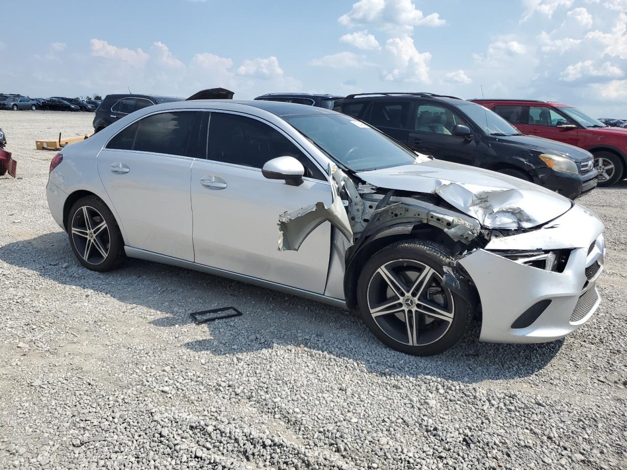 2022 Mercedes-Benz A 220 - Фото 4