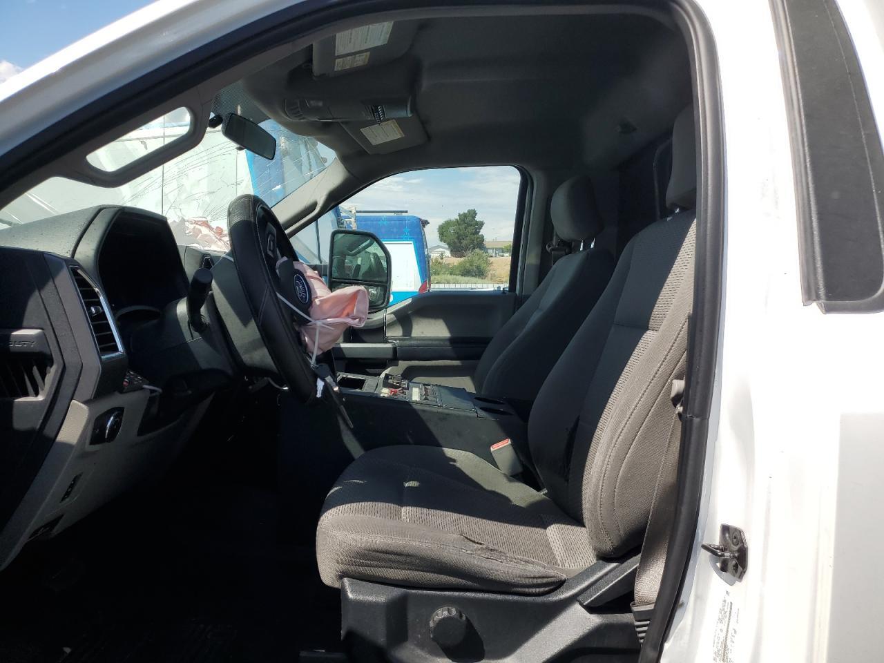2017 Ford F450 Super Duty - Image 7