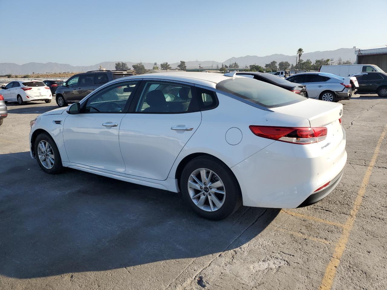 2018 Kia Optima Lx - Фото 2