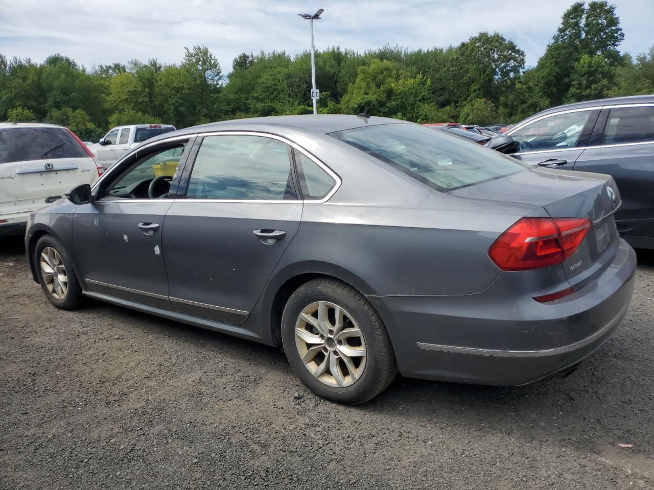 2016 Volkswagen Passat S - Image 2