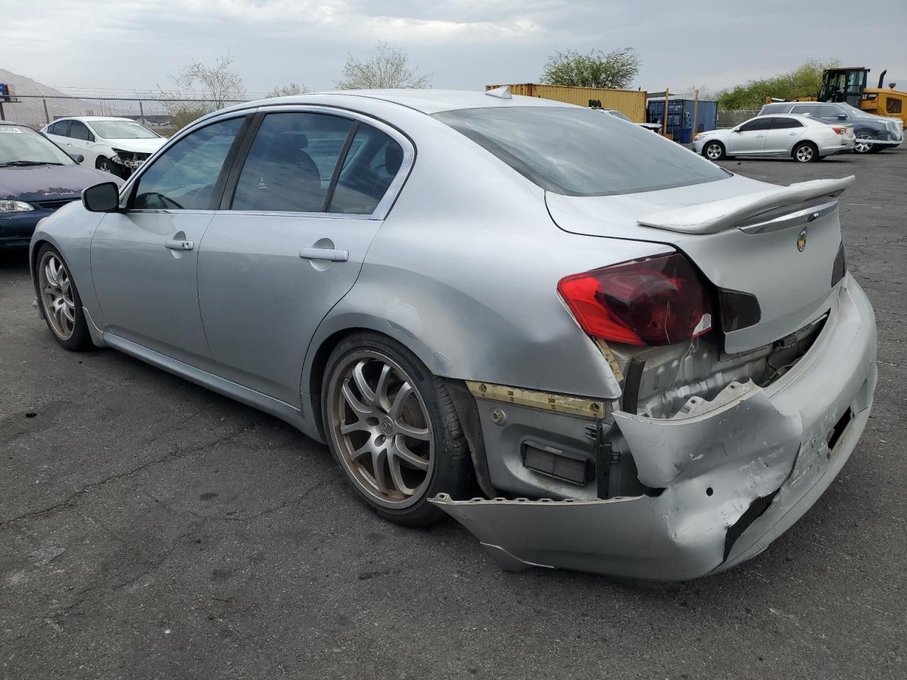 2011 Infiniti G37 Base - Фото 2