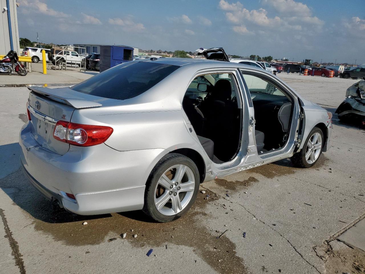 2013 Toyota Corolla Base - Image 3