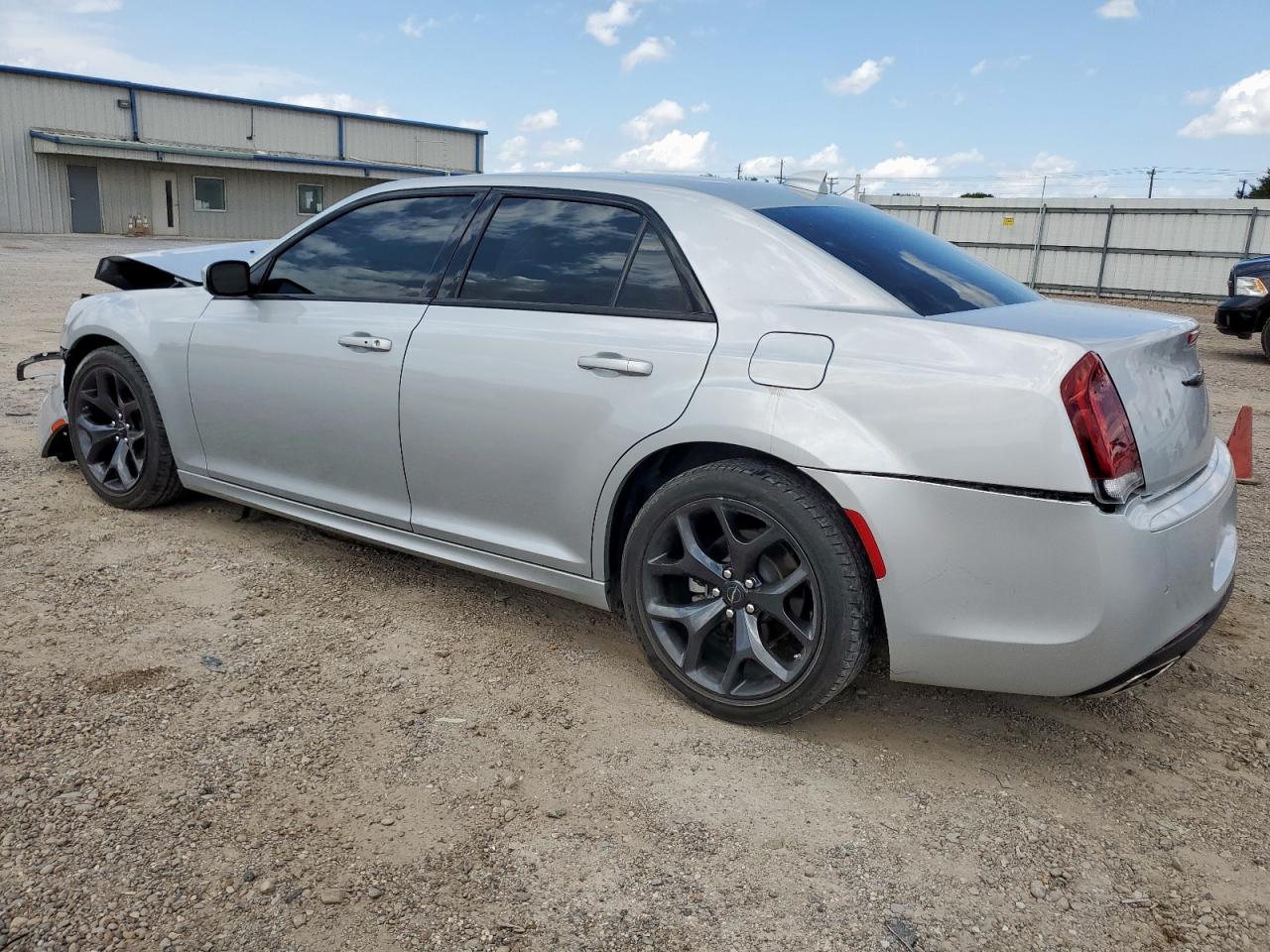 2023 Chrysler 300 Touring L - Image 2