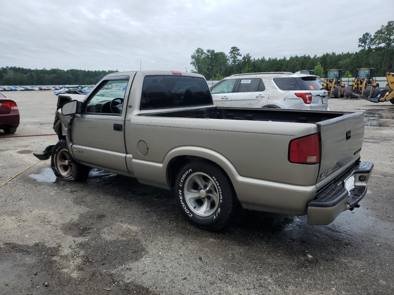 2001 Chevrolet S Truck S10 - Image 2