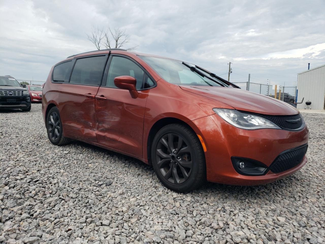 2018 Chrysler Pacifica Touring L - Фото 4