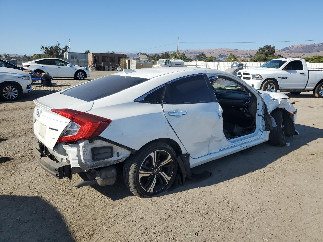 2016 Honda Civic Touring - Фото 3