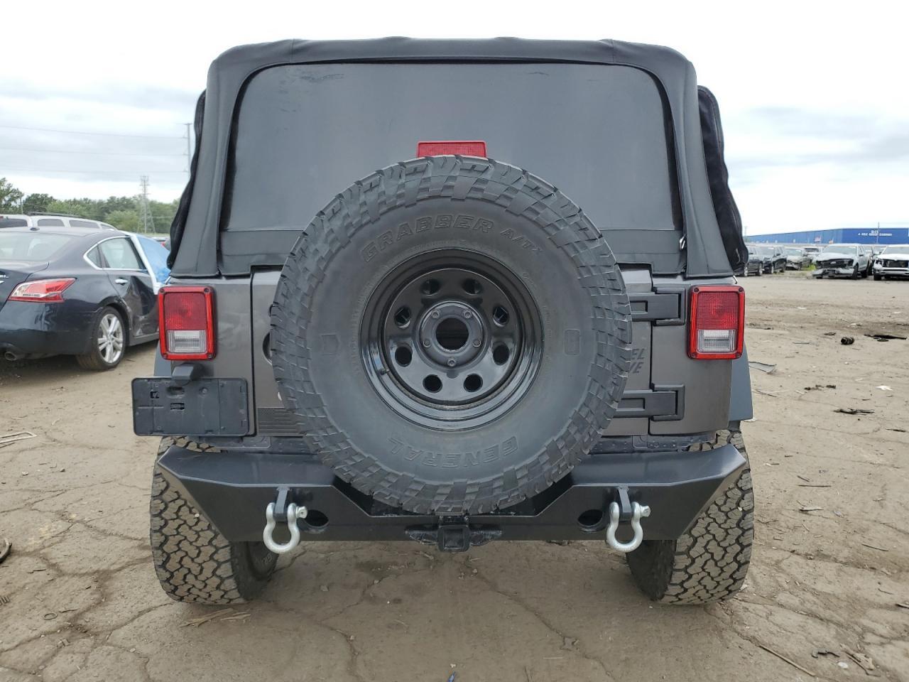 2017 Jeep Wrangler Sport - Фото 6