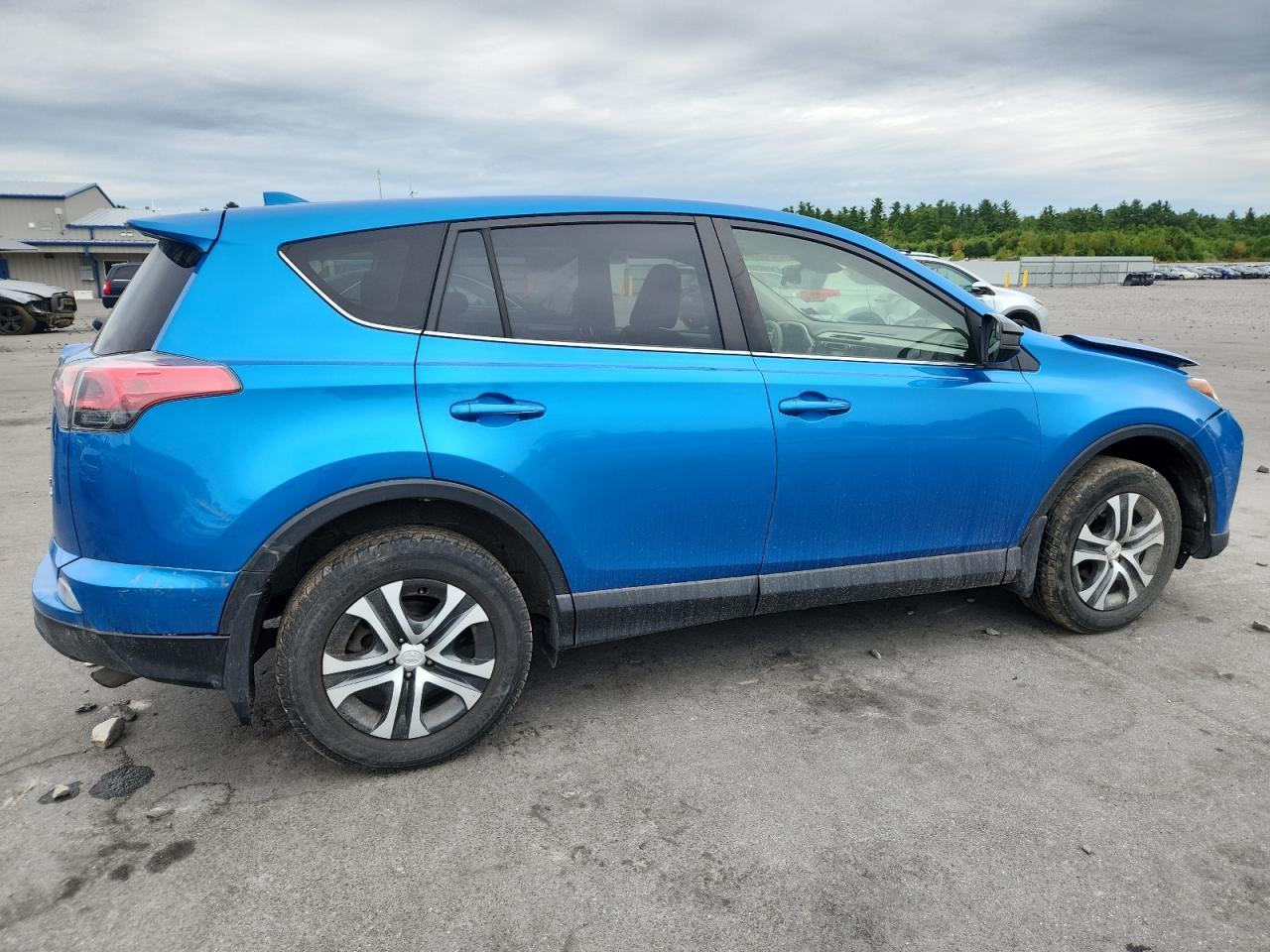 2018 Toyota Rav4 Le - Image 3