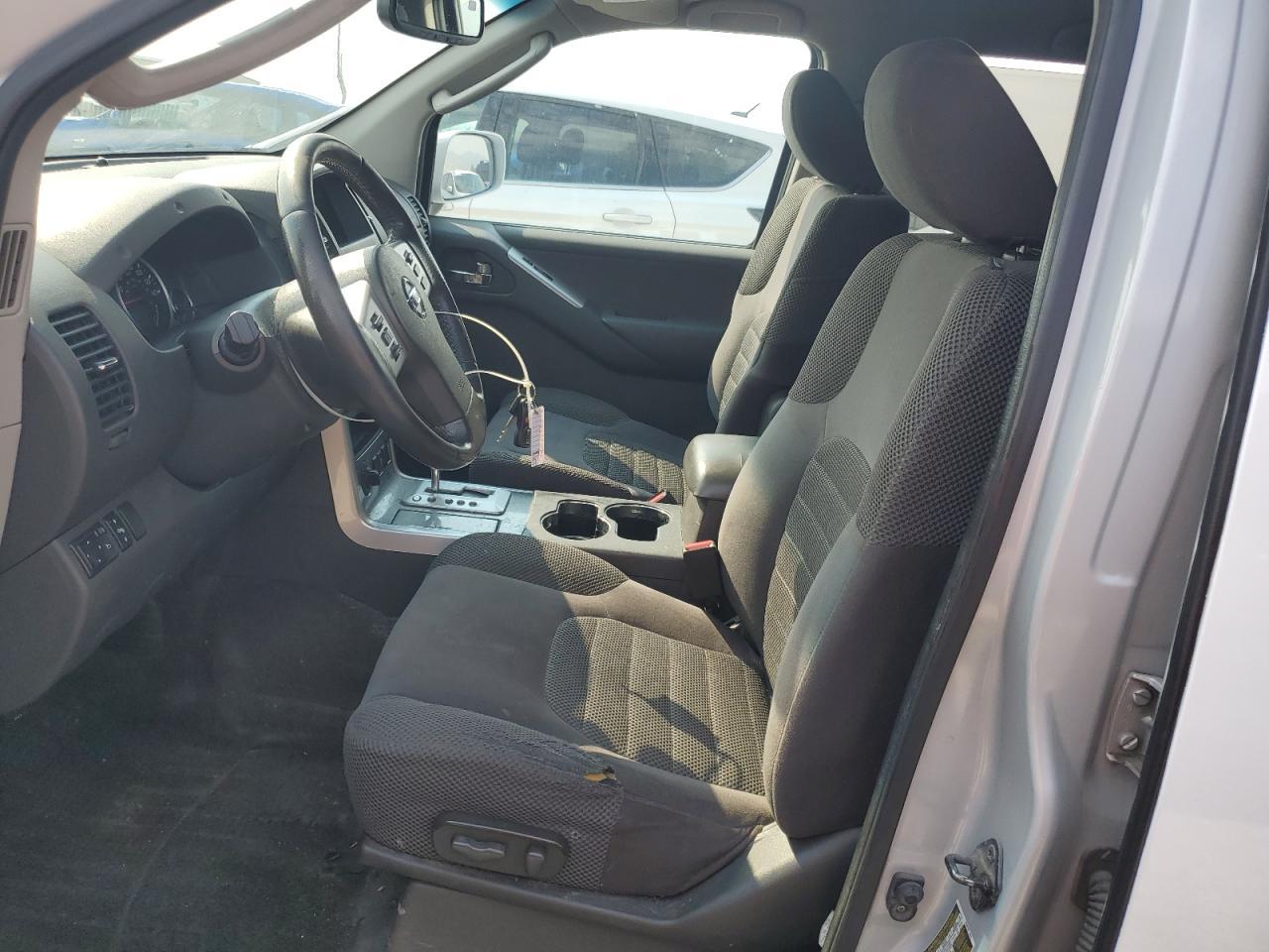 2012 Nissan Pathfinder S - Image 7