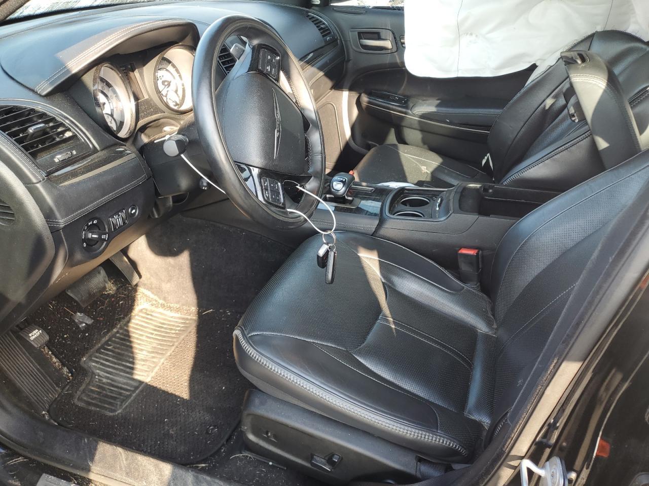 2013 Chrysler 300C Varvatos - Image 7