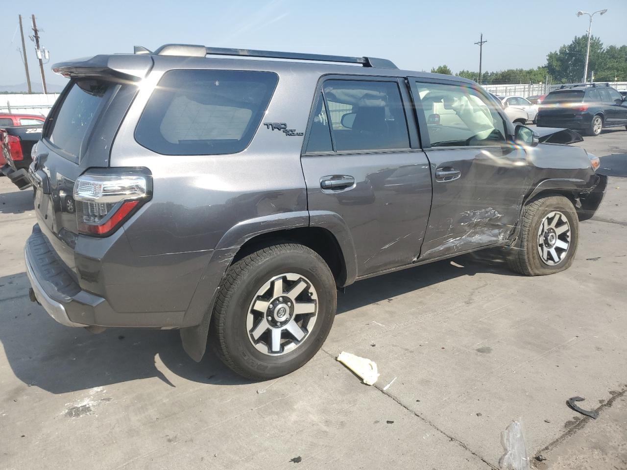 2020 Toyota 4Runner Sr5/Sr5 Premium - Image 3