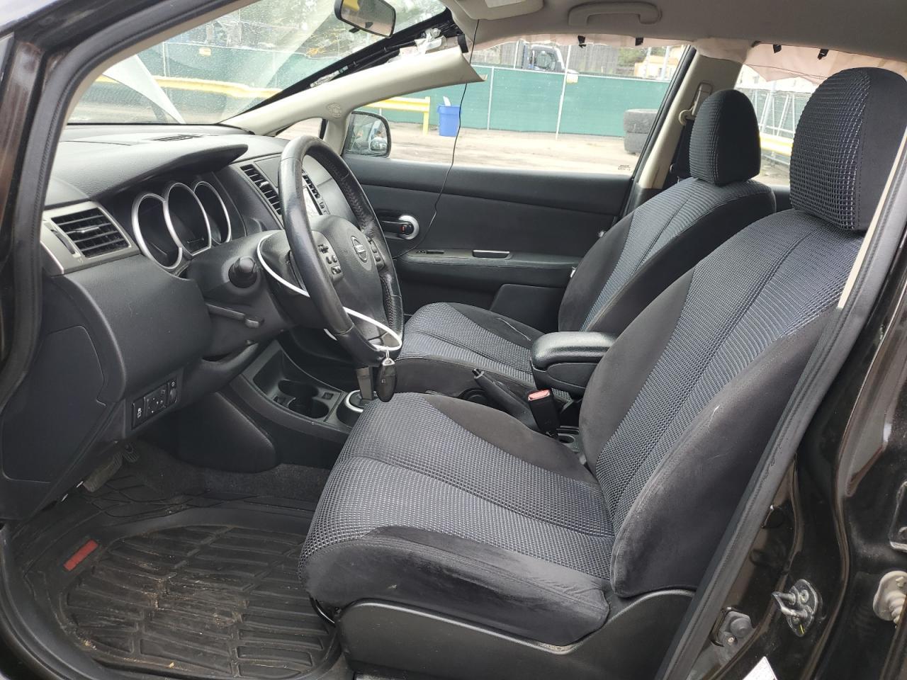 2011 Nissan Versa S - Фото 7
