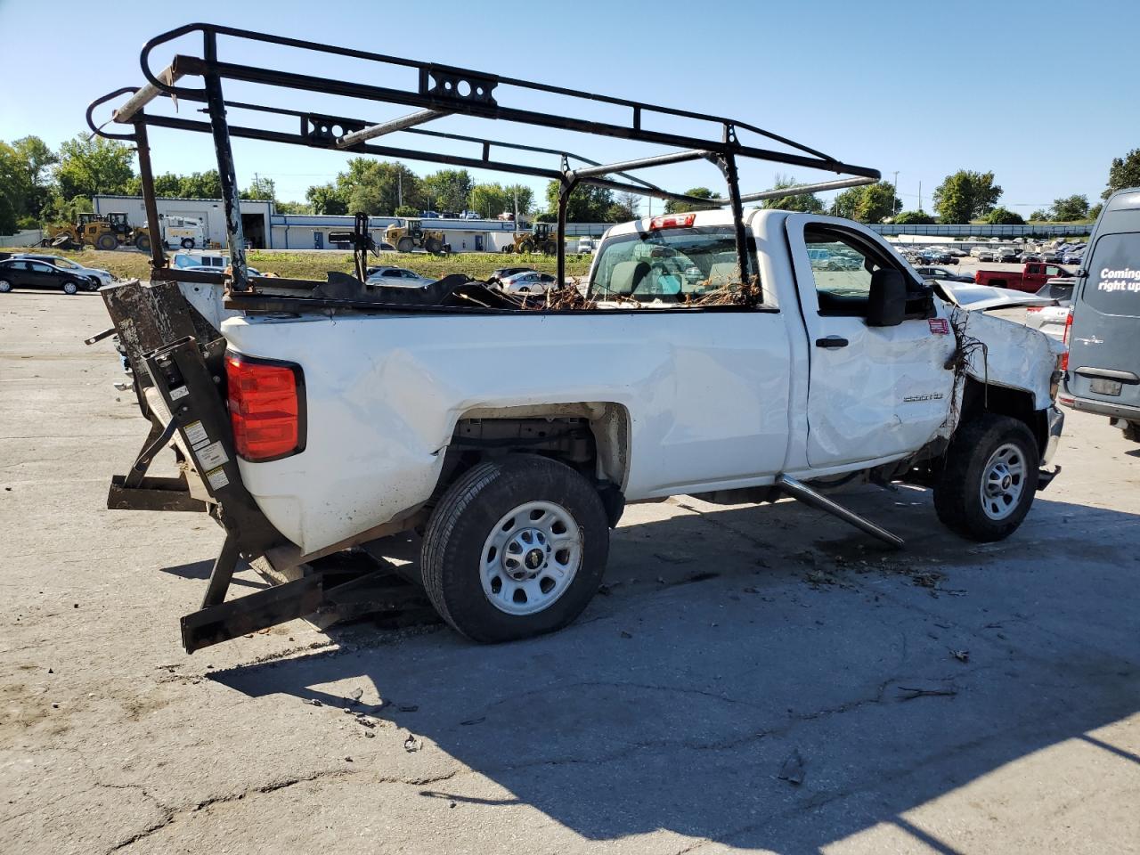 2015 Chevrolet Silverado C3500 - Фото 3