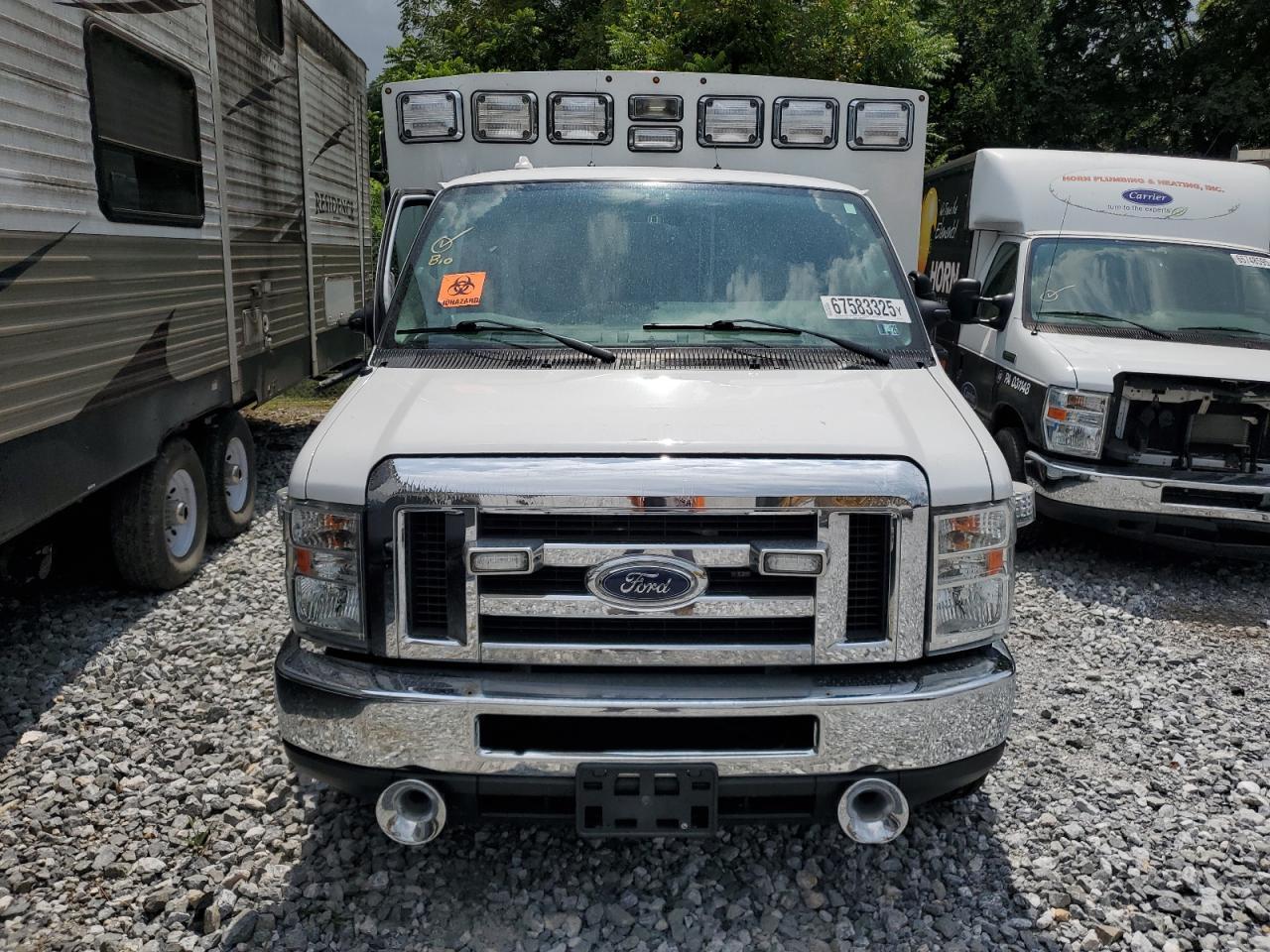 2017 Ford Econoline E350 Super Duty Cutaway Van - Фото 5