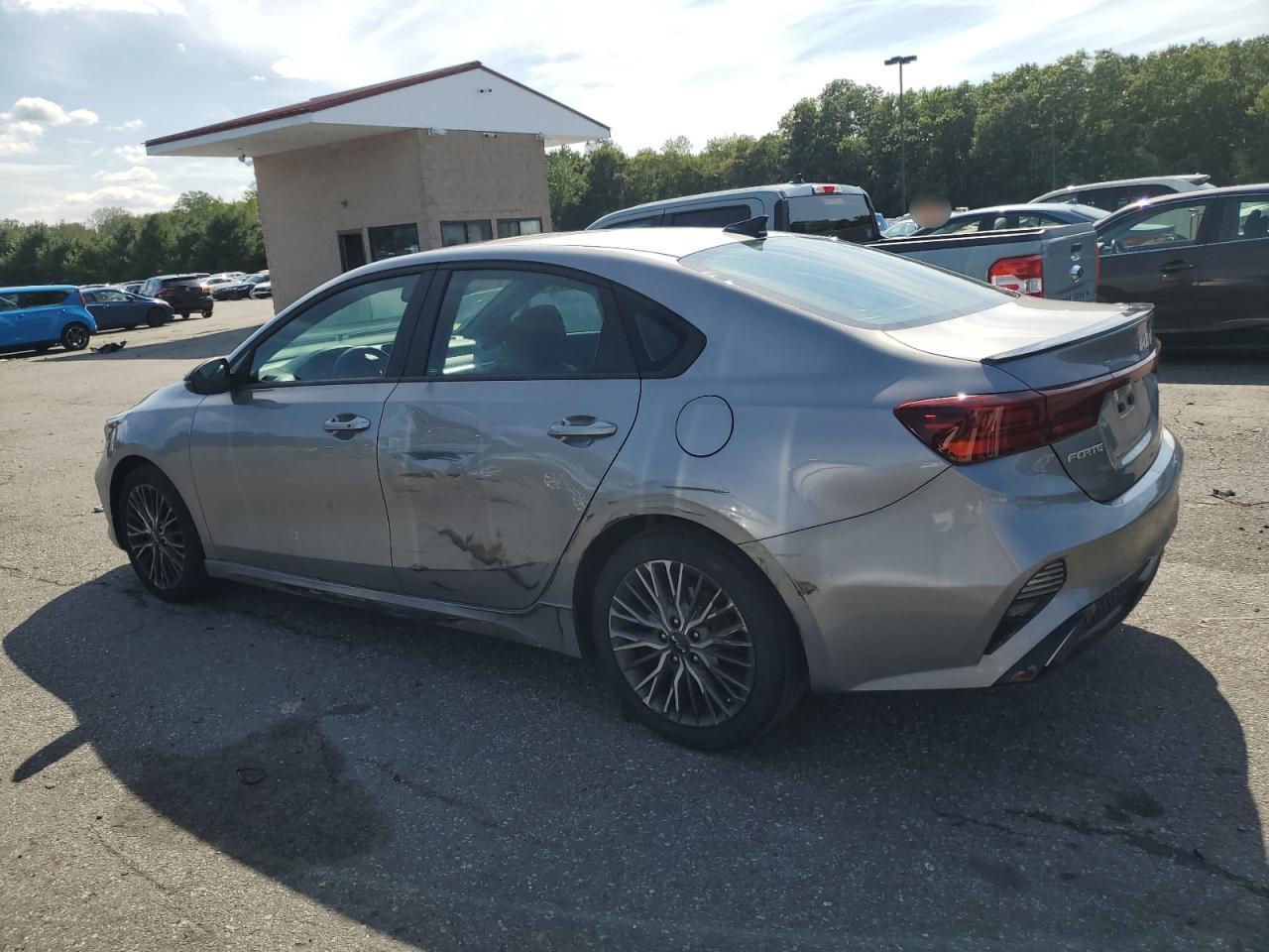 2023 Kia Forte Gt Line - Image 2