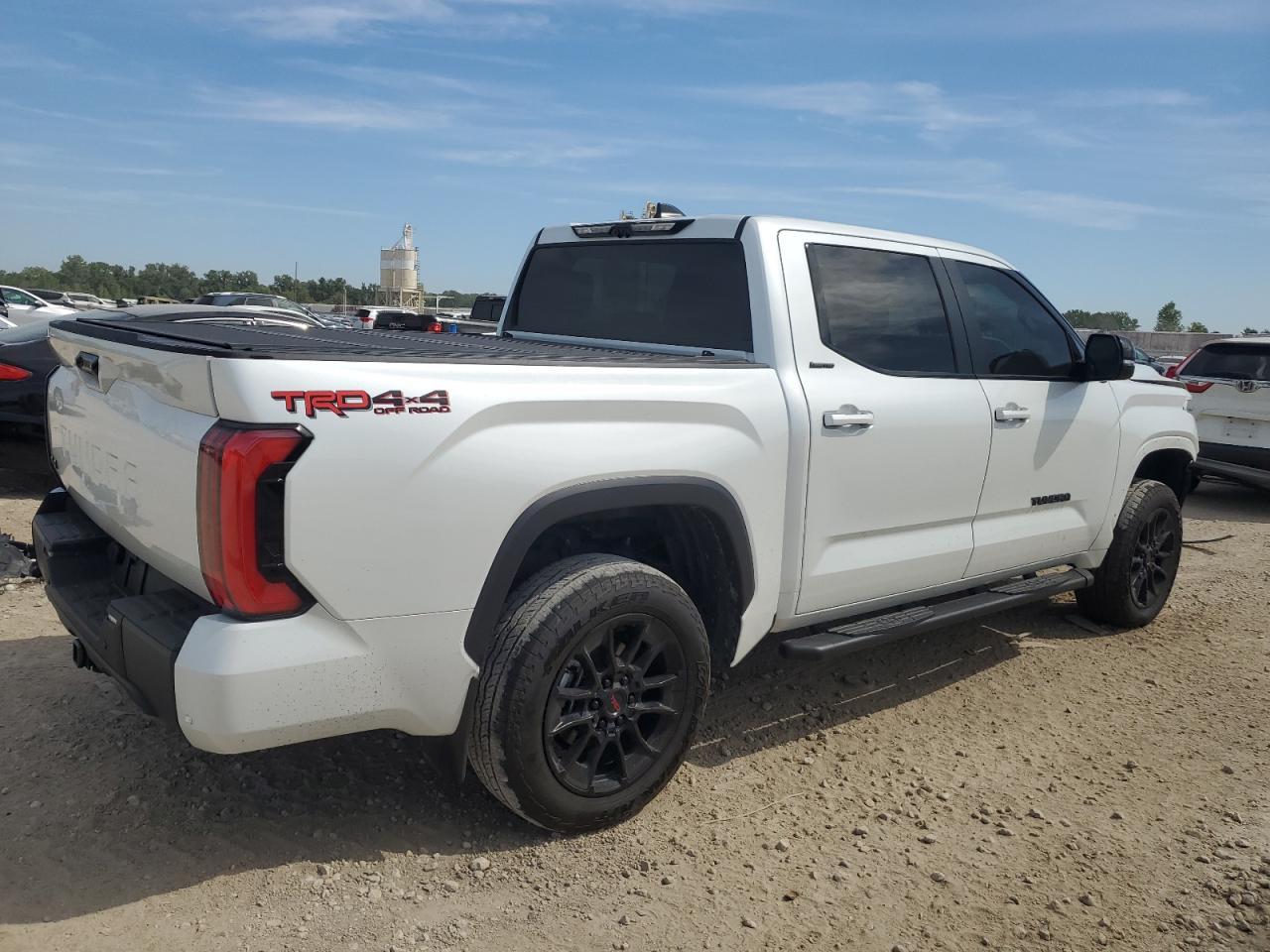 2024 Toyota Tundra Crewmax Limited - Фото 3