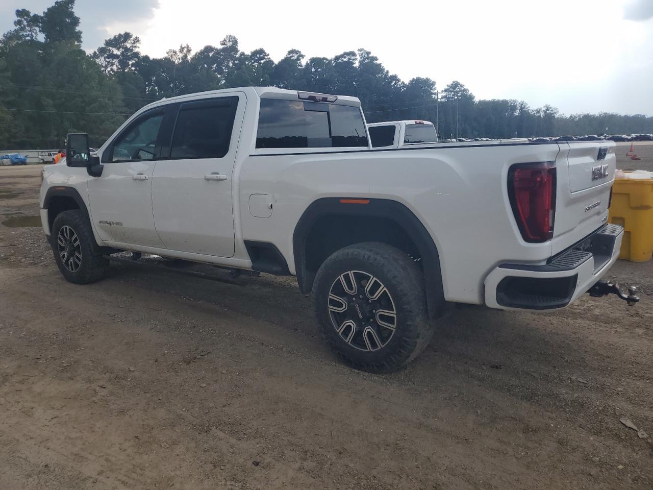 2021 GMC Sierra K2500 At4 - Image 2