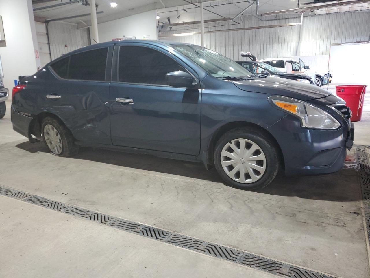 2016 Nissan Versa S - Image 4