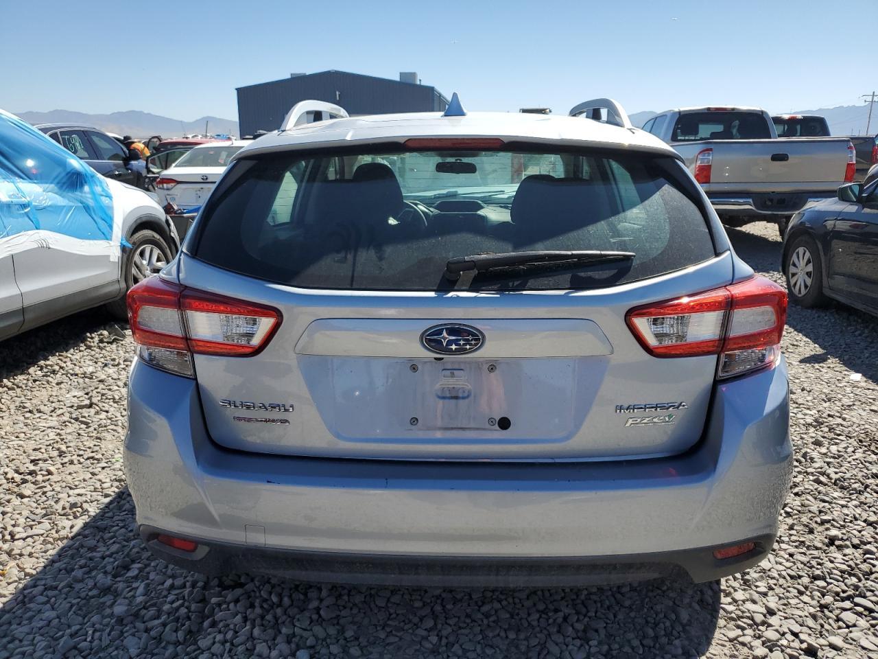 2017 Subaru Impreza Premium - Фото 6