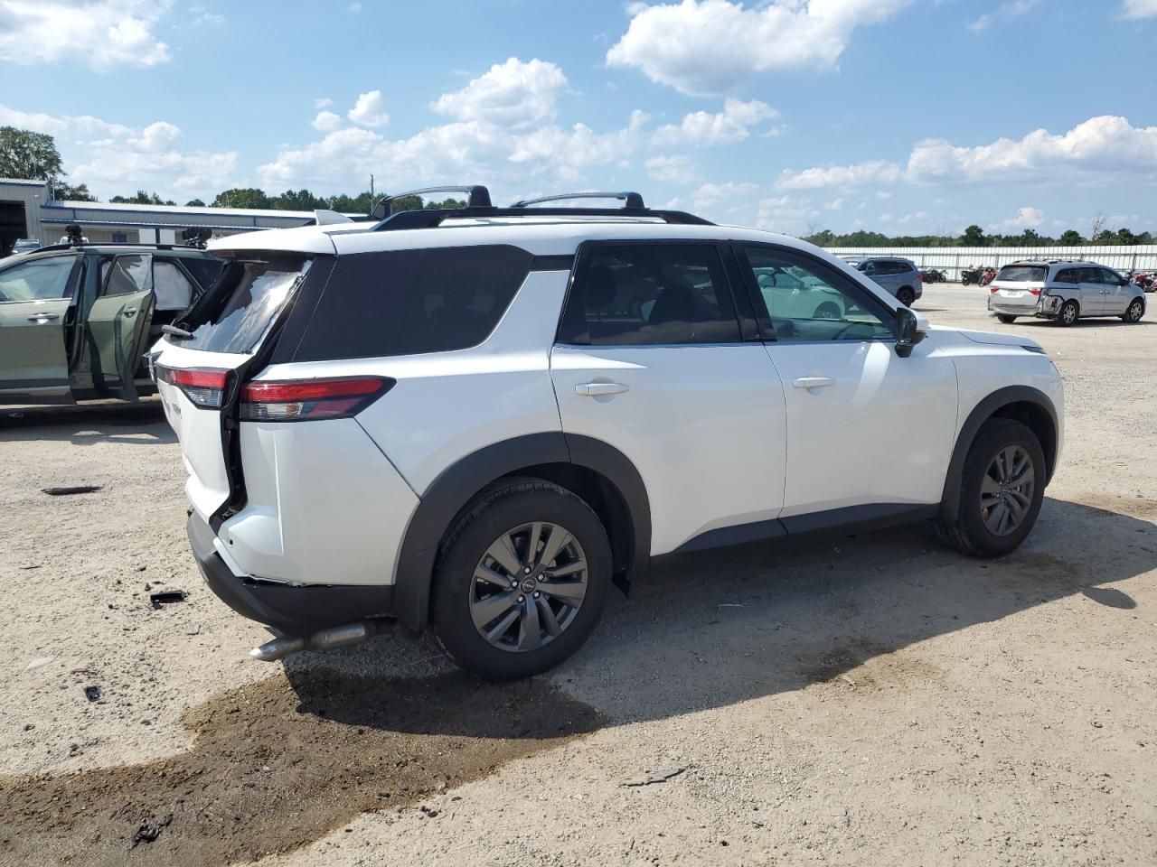 2025 Nissan Pathfinder Sv - Фото 3
