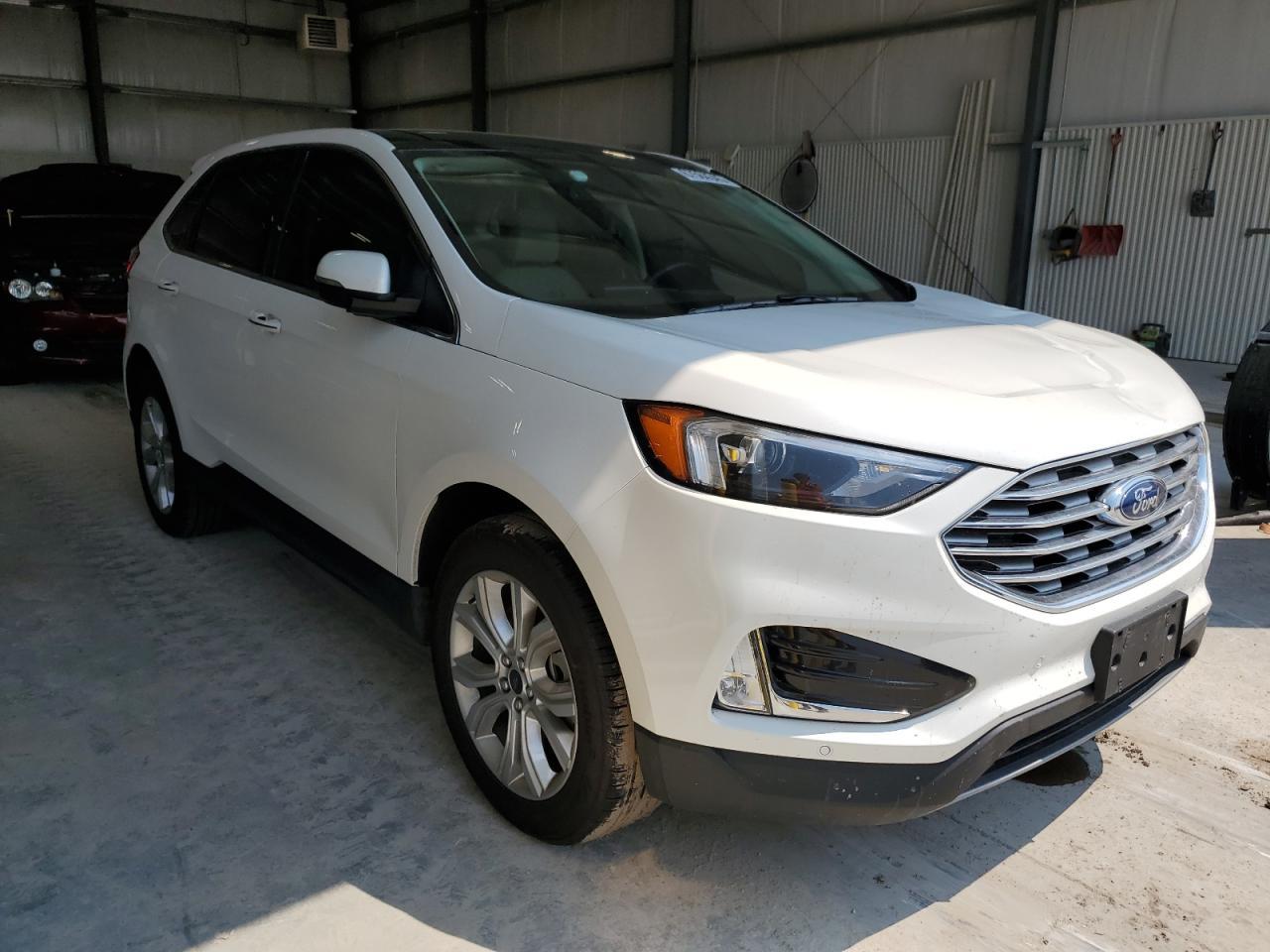 2023 Ford Edge Titanium - Image 4