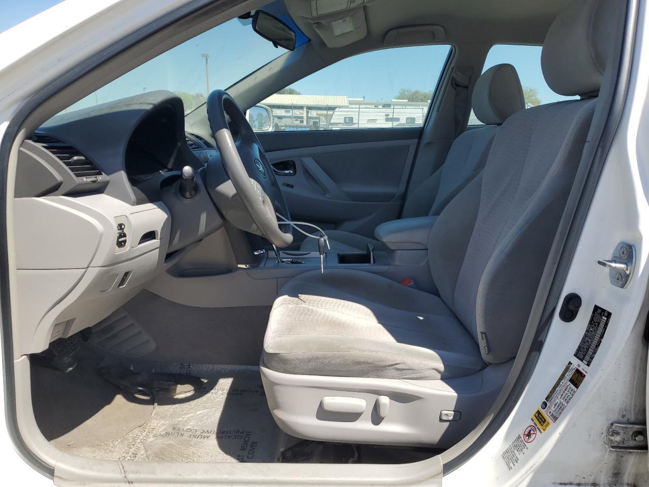 2010 Toyota Camry Base - Фото 7