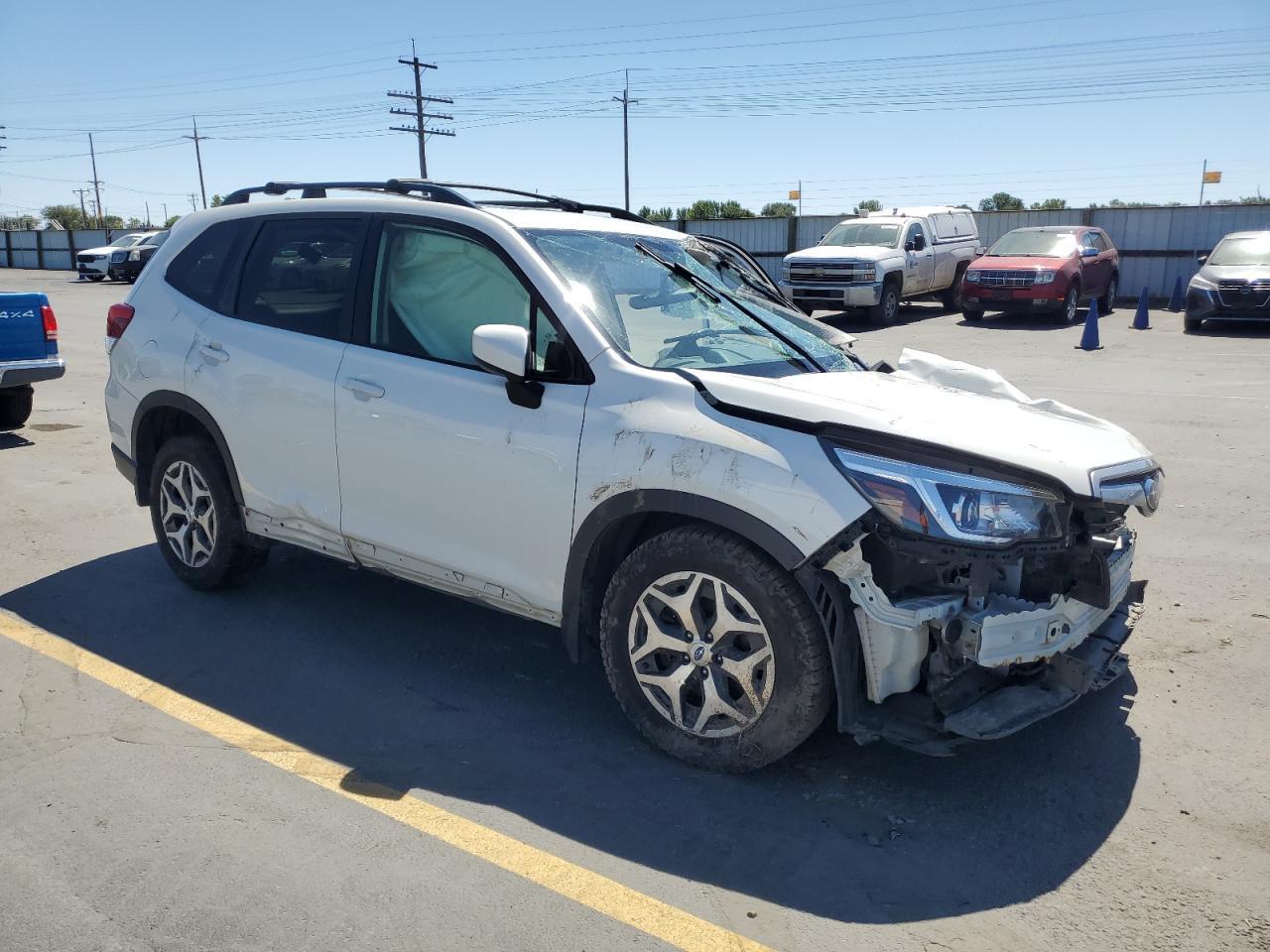 2019 Subaru Forester Premium - Image 4