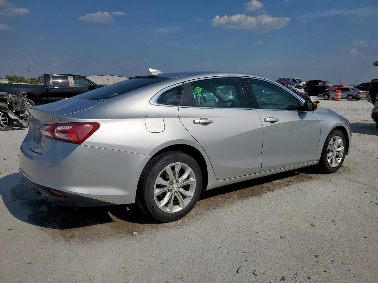 2020 Chevrolet Malibu Lt - Фото 3