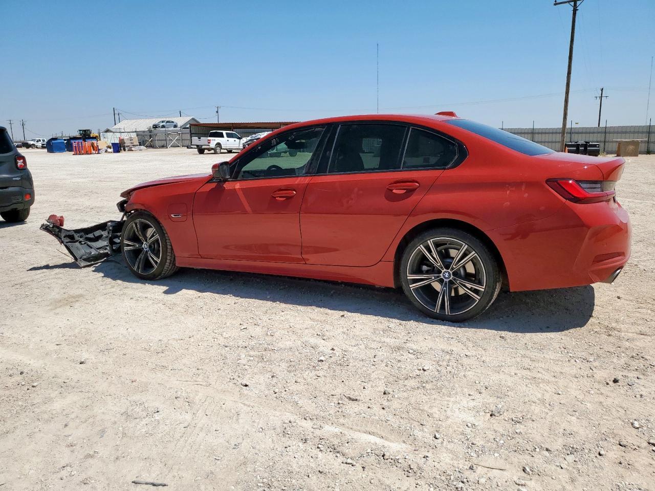 2023 BMW 330E - Фото 2